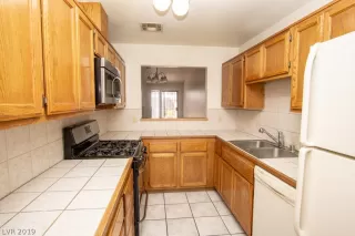 Photo #4: 2122460 Listing