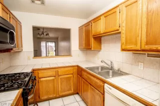 Photo #5: 2122460 Listing