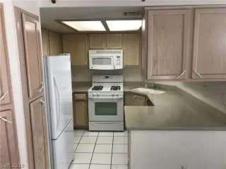 Photo #5: 2122471 Listing 