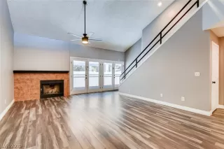 Photo #2: 2122473 Listing