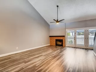 Photo #3: 2122473 Listing