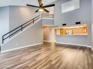 Photo #4: 2122473 Listing