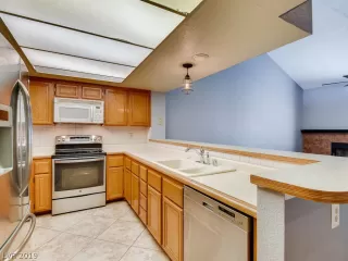 Photo #5: 2122473 Listing