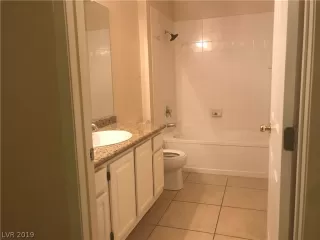 Photo #4: 2122476 Listing