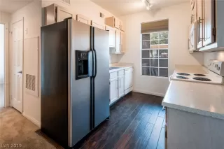 Photo #5: 2122660 Listing