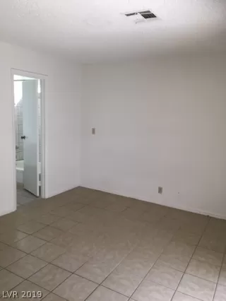 Photo #5: 2122749 Listing 