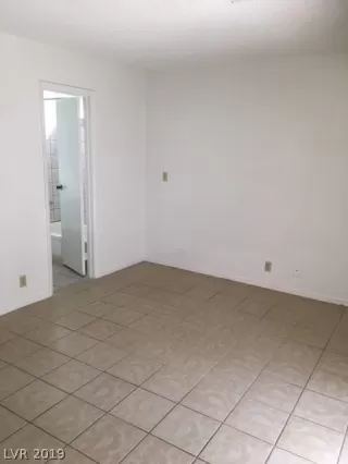 Photo #6: 2122749 Listing 