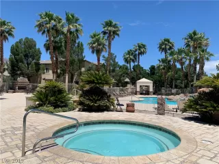 Photo #2: 2122800 Listing