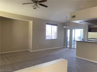 Photo #4: 2122800 Listing