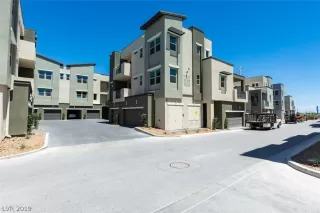 Photo #1: 2122801 Listing