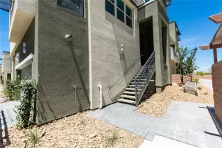 Photo #2: 2122801 Listing