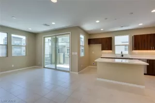 Photo #4: 2122801 Listing