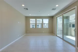 Photo #6: 2122801 Listing