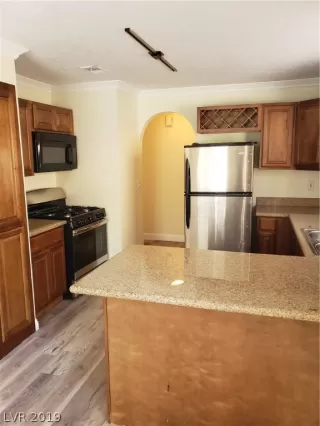 Photo #3: 2122822 Listing