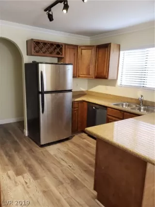 Photo #5: 2122822 Listing