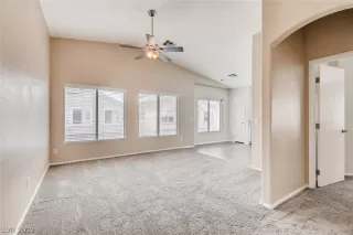 Photo #3: 2122843 Listing 