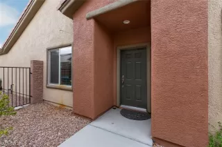 Photo #3: 2122935 Listing