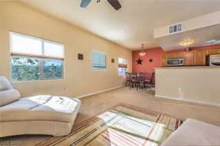 Photo #4: 2122957 Listing