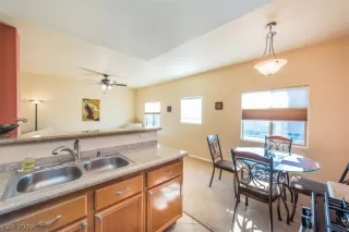 Photo #5: 2122957 Listing