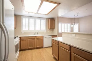 Photo #5: 2122970 Listing