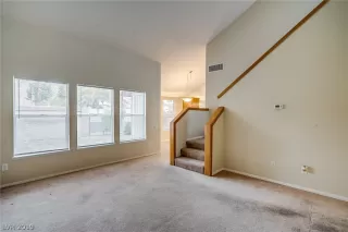 Photo #5: 2122975 Listing