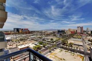 Photo #1: 2123016 Listing