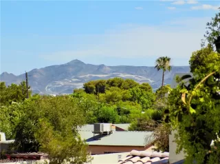 Photo #2: 2123047 Listing 