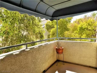 Photo #3: 2123047 Listing 