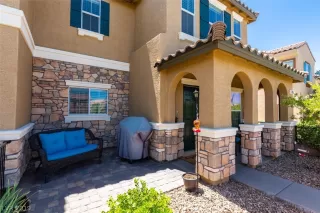 Photo #2: 2123077 Listing