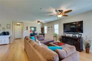 Photo #4: 2123077 Listing