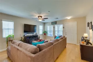 Photo #5: 2123077 Listing