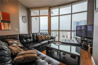 Photo #6: 2123164 Listing