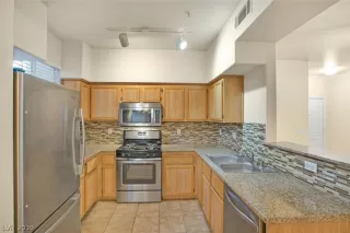 Photo #4: 2123203 Listing 