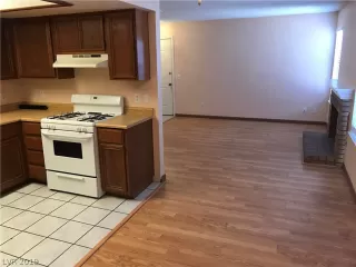 Photo #5: 2123277 Listing 