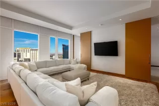 Photo #1: 2123302 Listing