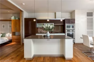 Photo #4: 2123302 Listing