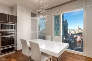 Photo #6: 2123302 Listing