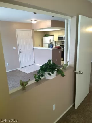 Photo #3: 2123330 Listing 