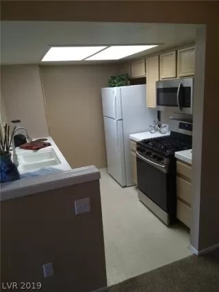 Photo #5: 2123330 Listing 