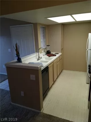 Photo #6: 2123330 Listing 