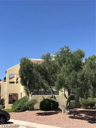 Photo #3: 2123335 Listing 