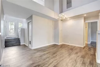 Photo #6: 2123352 Listing