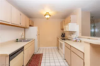 Photo #2: 2123368 Listing