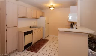 Photo #5: 2123368 Listing