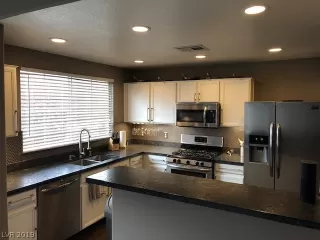 Photo #2: 2123369 Listing