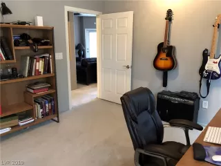 Photo #4: 2123369 Listing