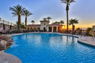 Photo #3: 2123414 Listing