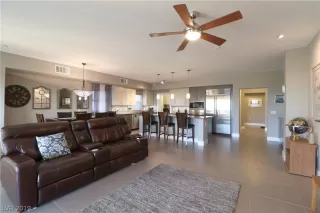 Photo #6: 2123414 Listing