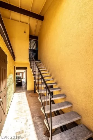 Photo #1: 2123425 Listing 