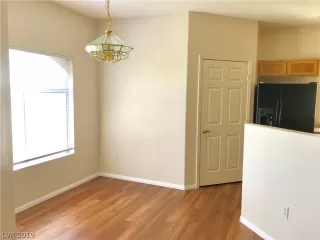 Photo #5: 2123514 Listing